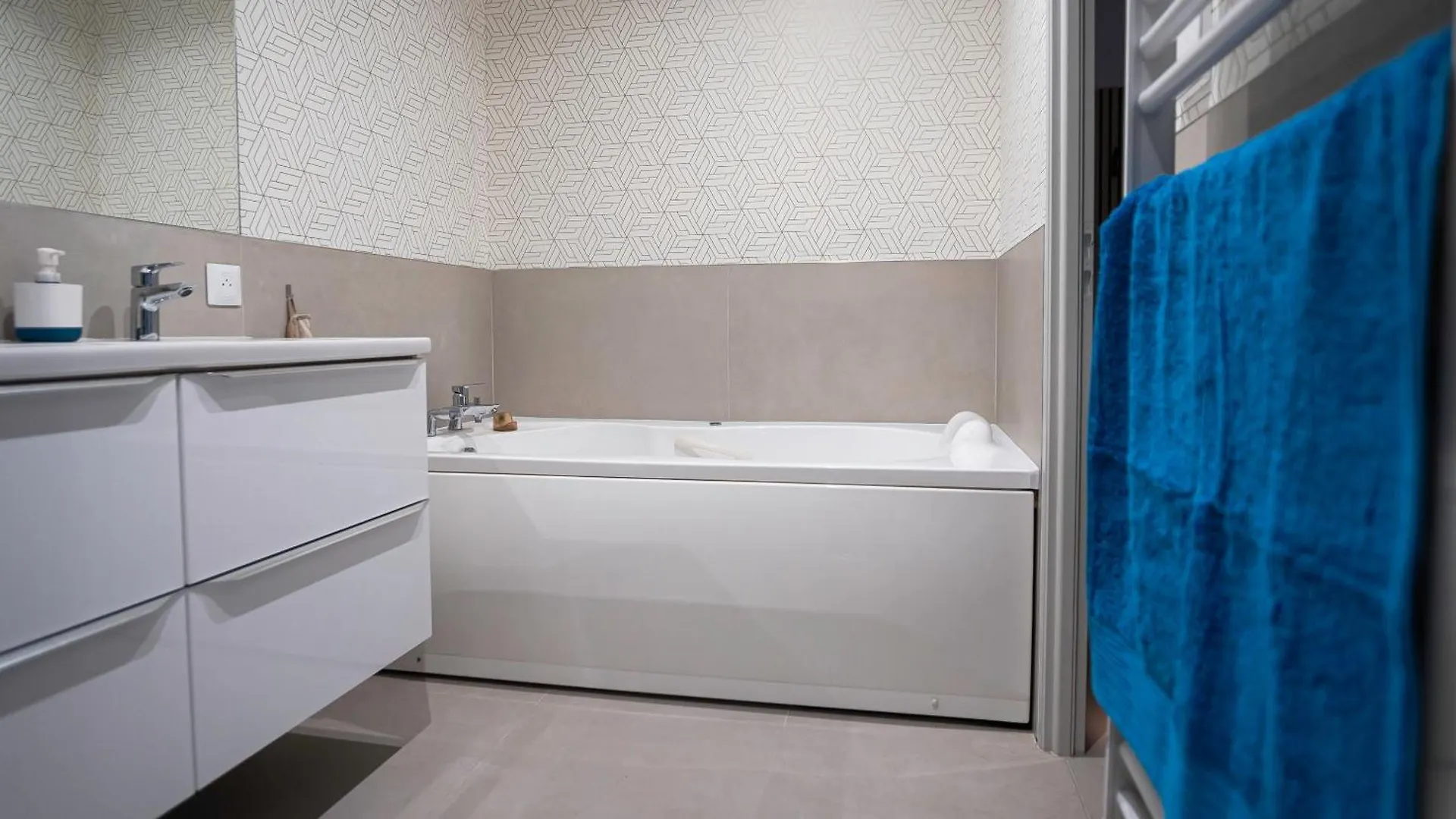 Au Coeur De Valence - Parking Gratuit Apartment Valence (Drome)